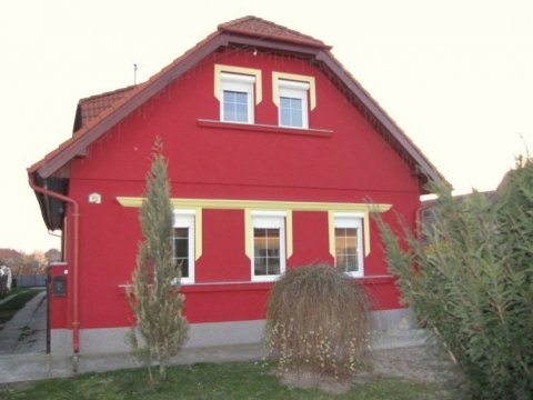 Modern, 2 generációs családi ház ingatlanok